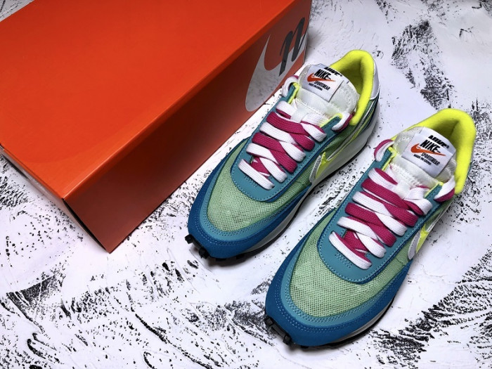 sacai x nike l0vtd waffle daybreak running  bv0073-600