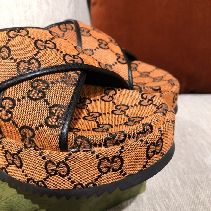 gucc slippers