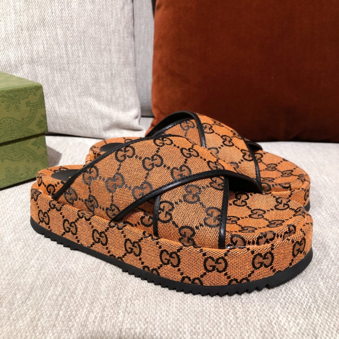 gucc slippers