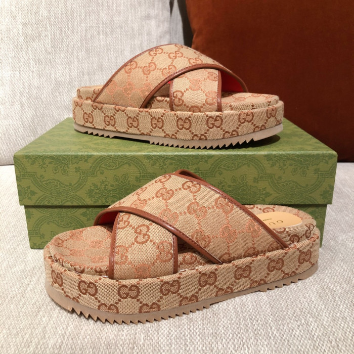 gucc slippers