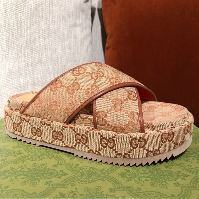 gucc slippers