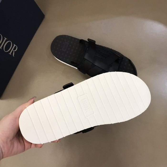 d10r sandals