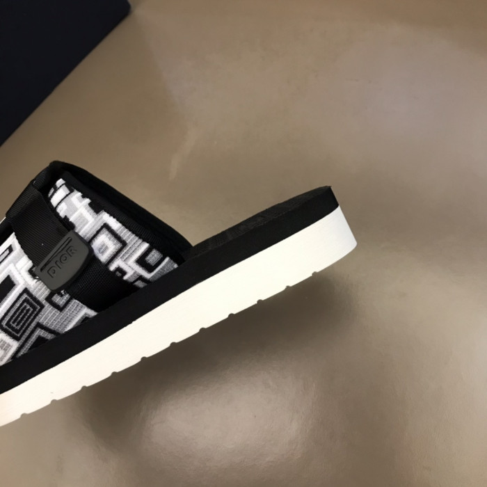 d10r sandals