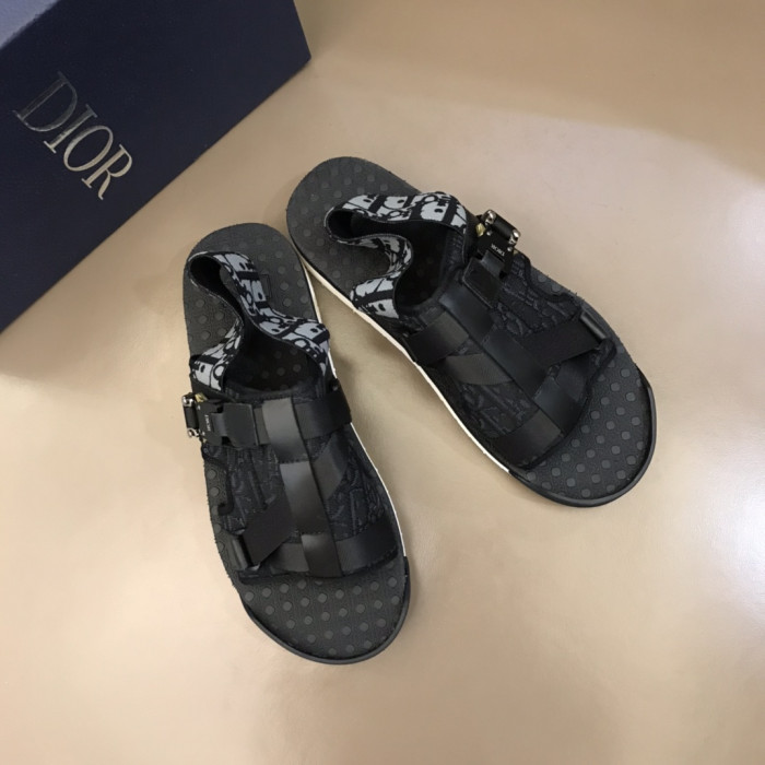 d10r sandals
