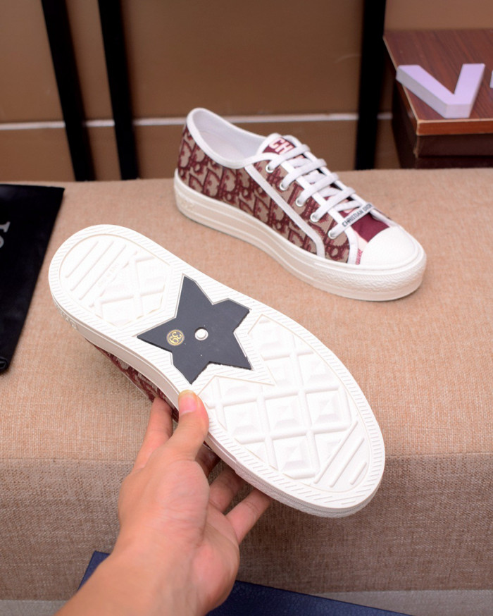 d10r b23 oblique low top sneaker