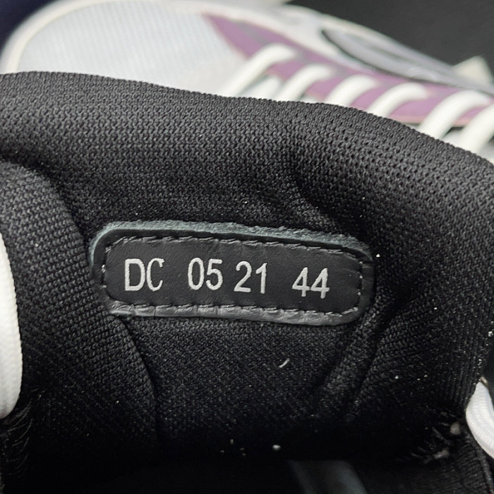 b30 sneaker