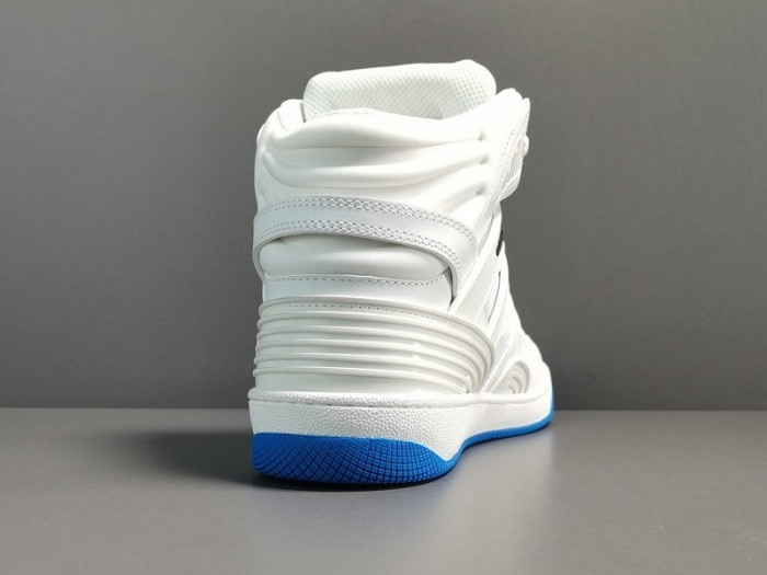 G*u*i basket sneaker