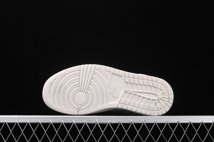 air jordan 1 mid gg “multi color ” 555112-035.