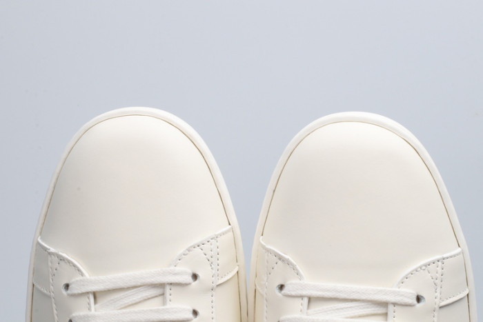 gucc ace embroidered low-top sneaker