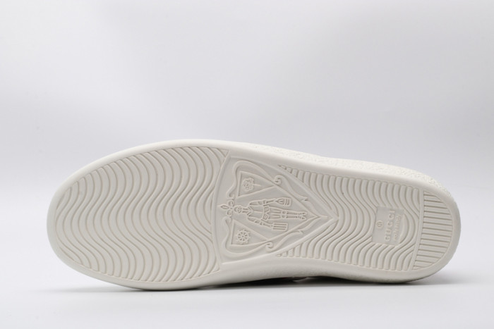 gucc ace embroidered low-top sneaker