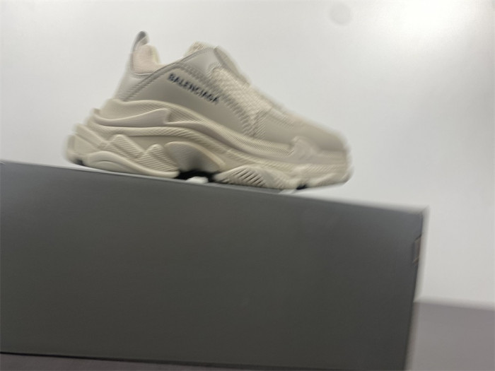 blcg sneaker triple.s.