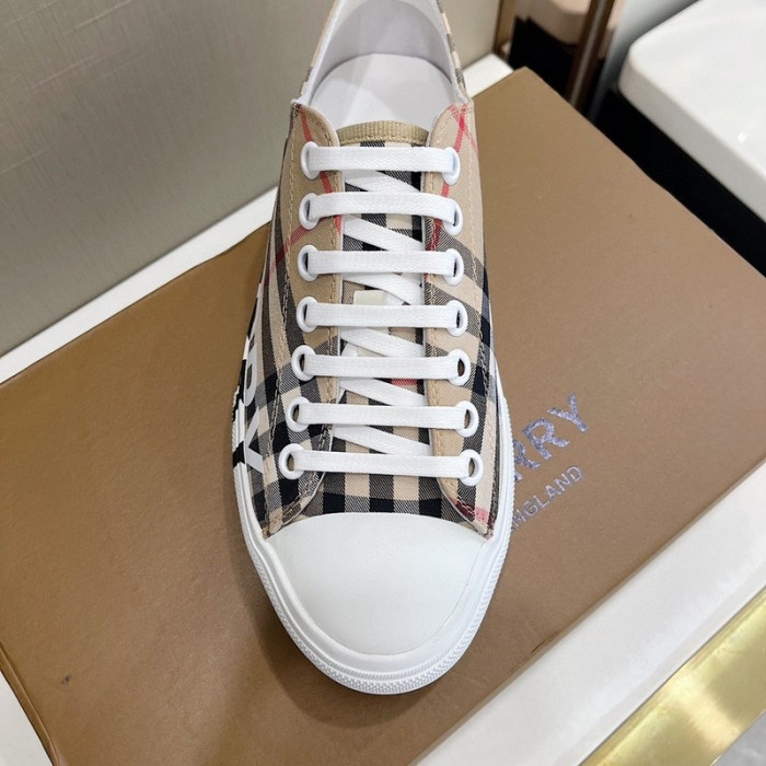 bur  sneaker