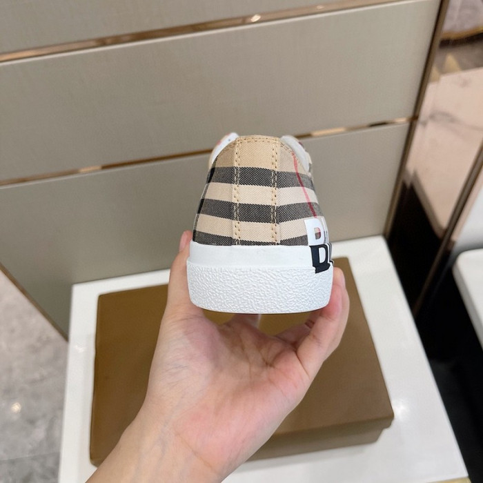 bur  sneaker