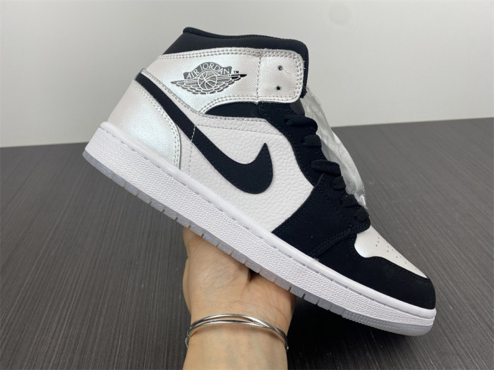 air jordan 1 mid white black diamond dh6933-100