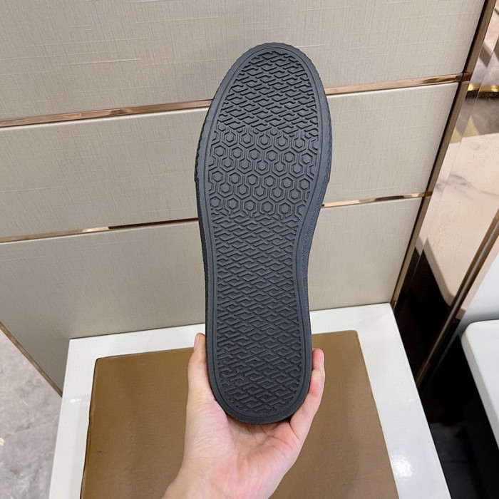 bur sneaker