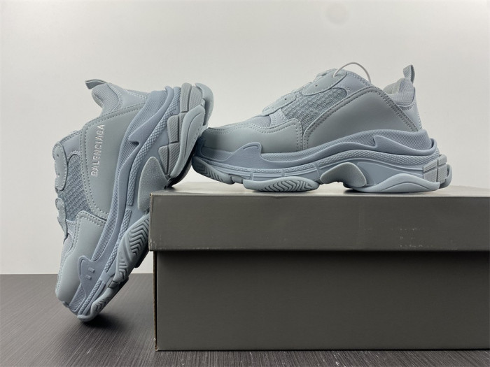 blcg sneaker triple.s. 524039 w2fw1 4700