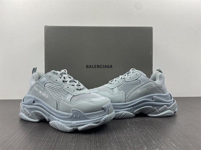 blcg sneaker triple.s. 524039 w2fw1 4700