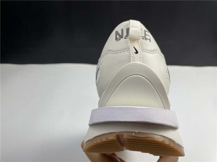 nike vaporwaffle sacai sesame blue void - dd1875-200