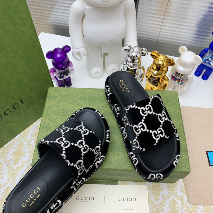 gucc slippers