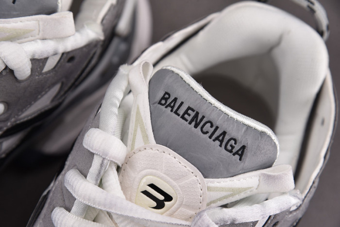 Ba*len*cia*ga -runner