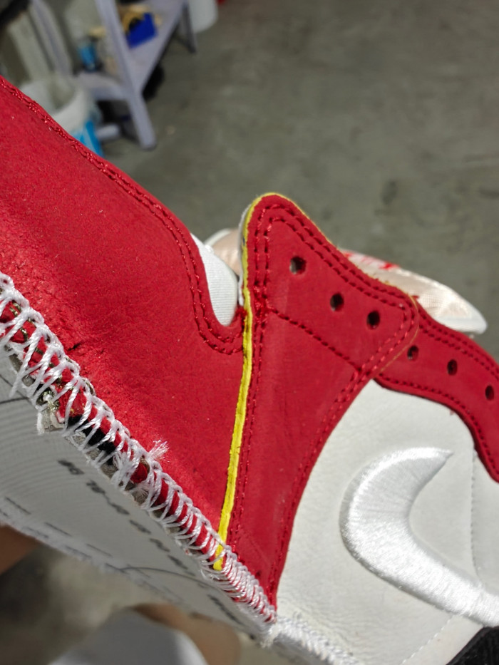 trophy room x air jordan 1 low og "home" hv6157-100