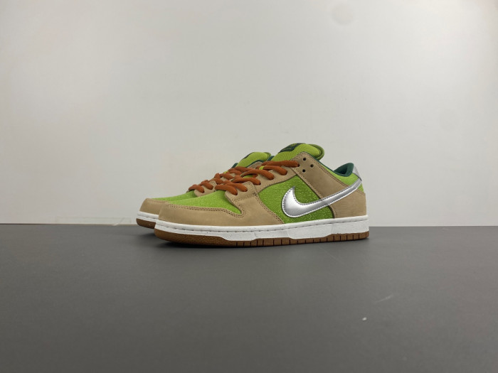 nike sb dunk low "escargot" fq7585-200