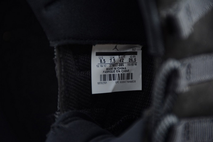 jordan 11 retro cap and gown  378037-005