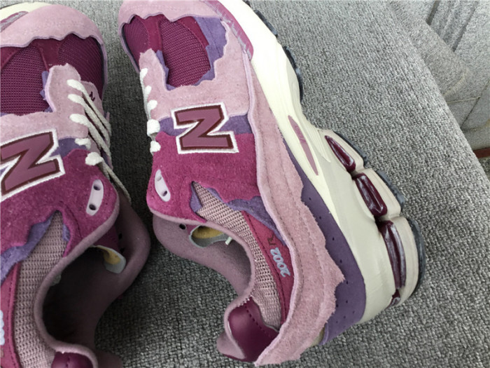 new balance 2002r 