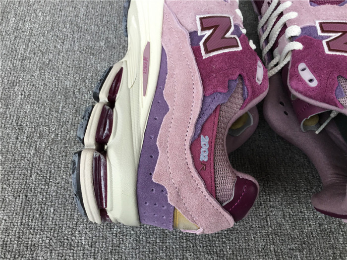 new balance 2002r 