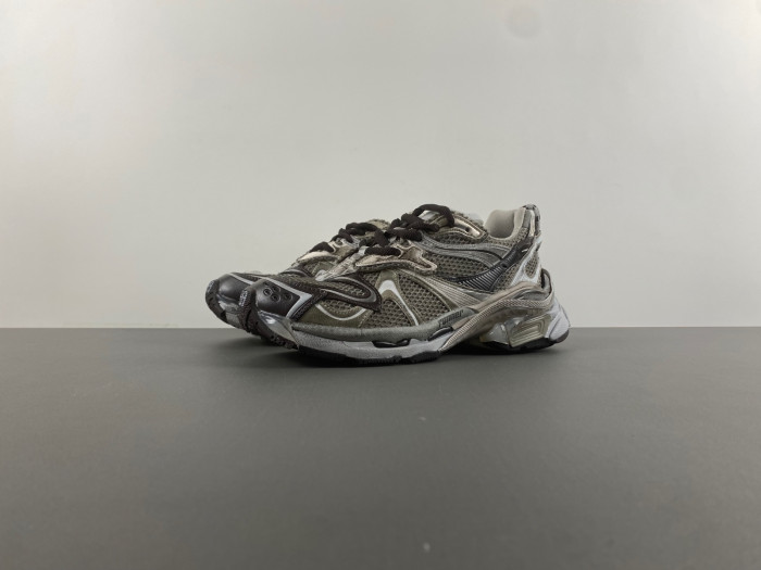 Ba*len*cia*ga -runner