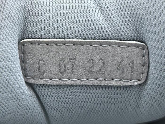 b30 sneaker