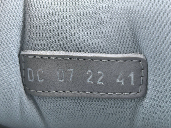 b30 sneaker