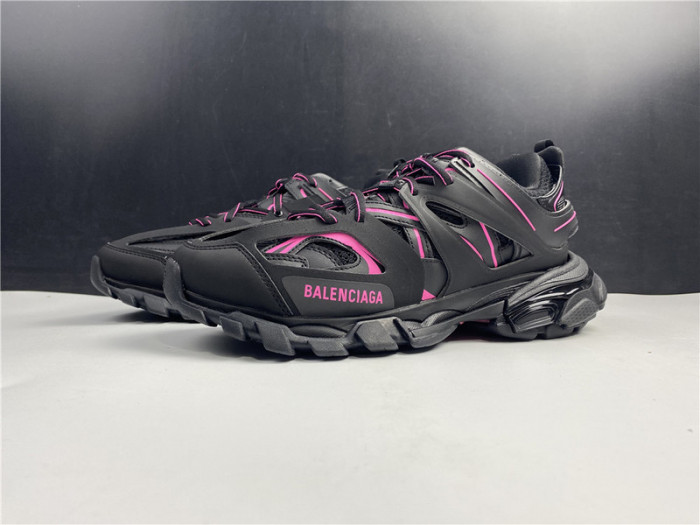 blcg track trainer  black and pink 542023 w2la1 2046