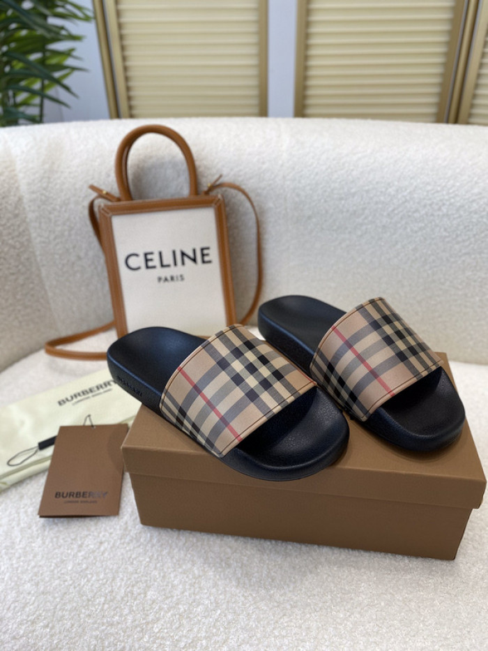 bur_berry slippers