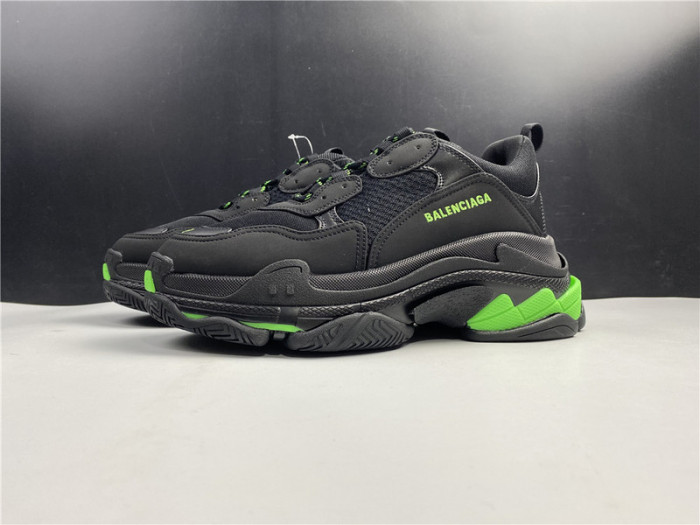 blcg sneaker triple.s.gomma  black and green 524039 w2pw1 4881