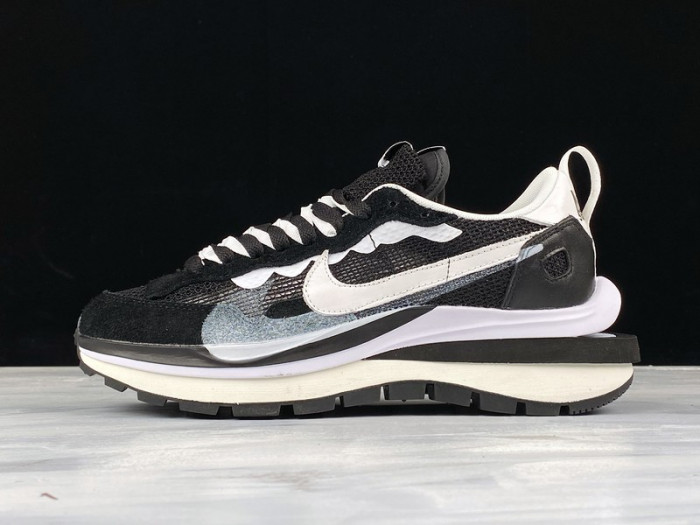nike vaporwaffle sacai black white - cv1363-001