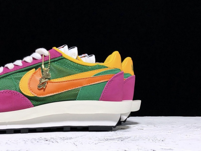 nike ld waffle sacai pine green  bv0073-301