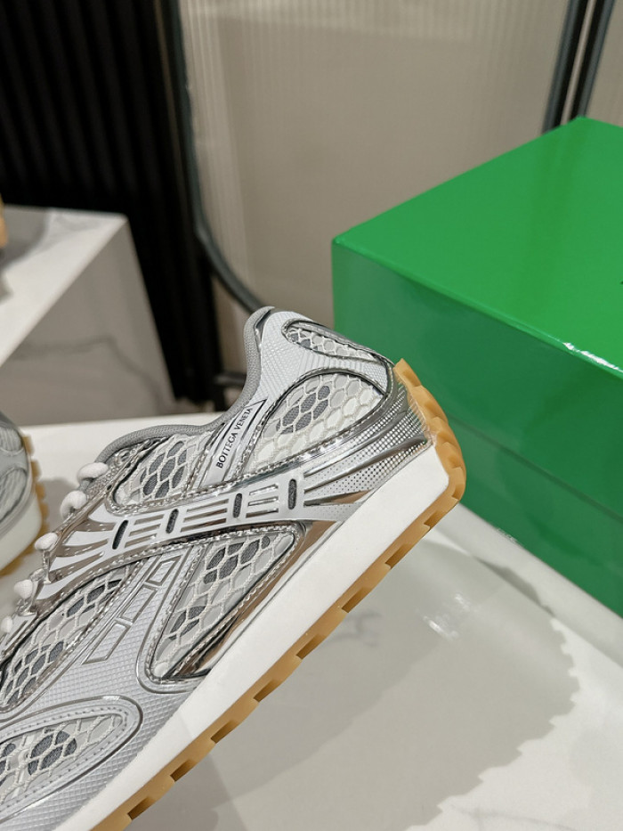 Bo*te*ga ve*ne*ta sneakers