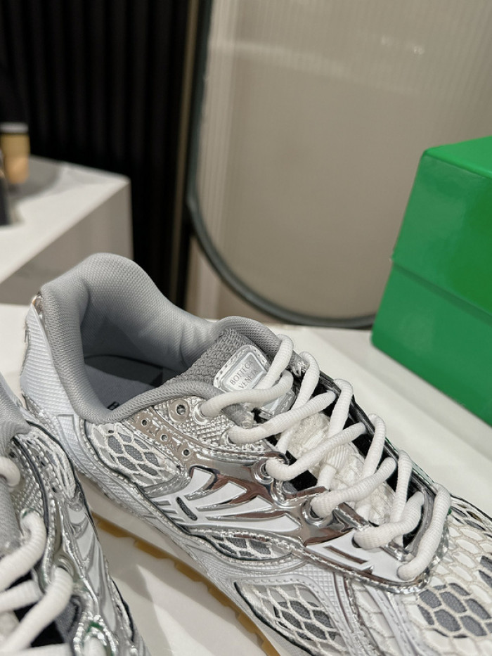 Bo*te*ga ve*ne*ta sneakers