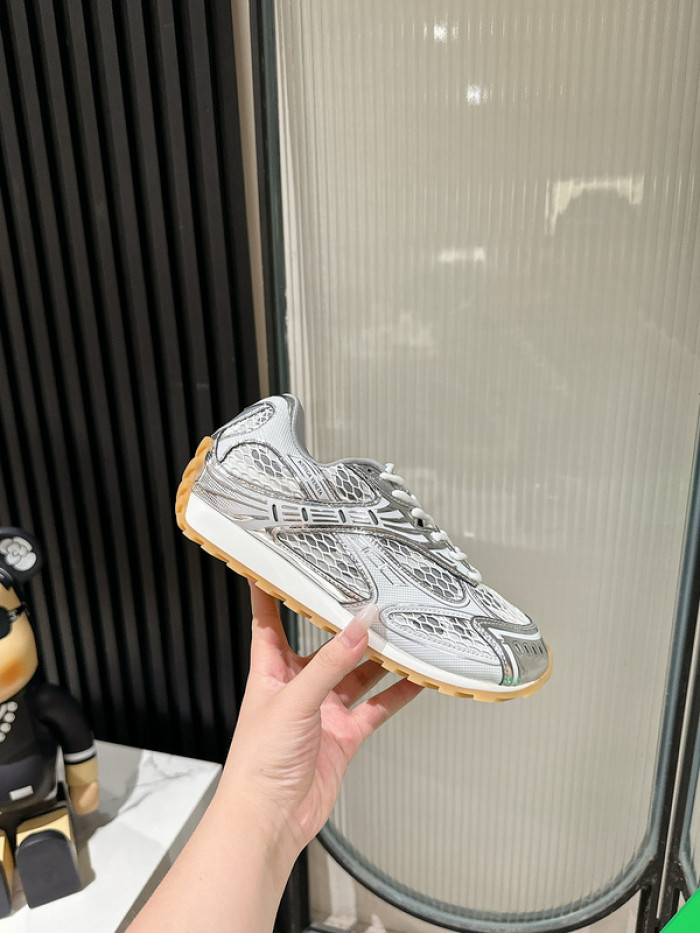 Bo*te*ga ve*ne*ta sneakers