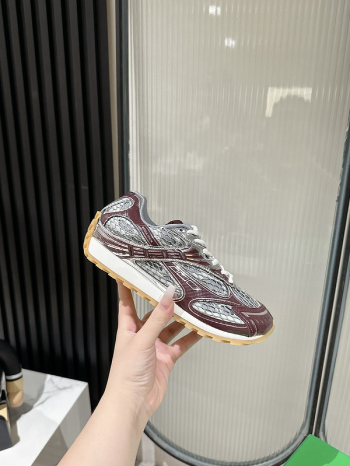 Bo*te*ga ve*ne*ta sneakers