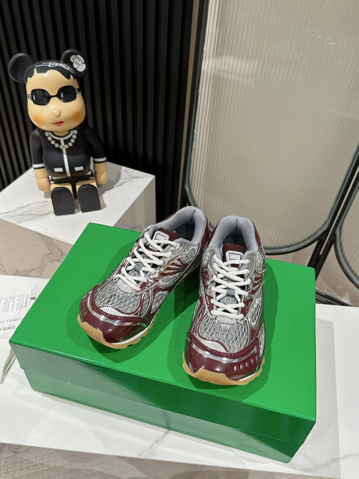 Bo*te*ga ve*ne*ta sneakers