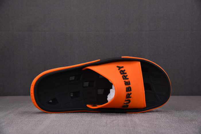bur_berry slippers