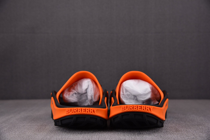 bur_berry slippers