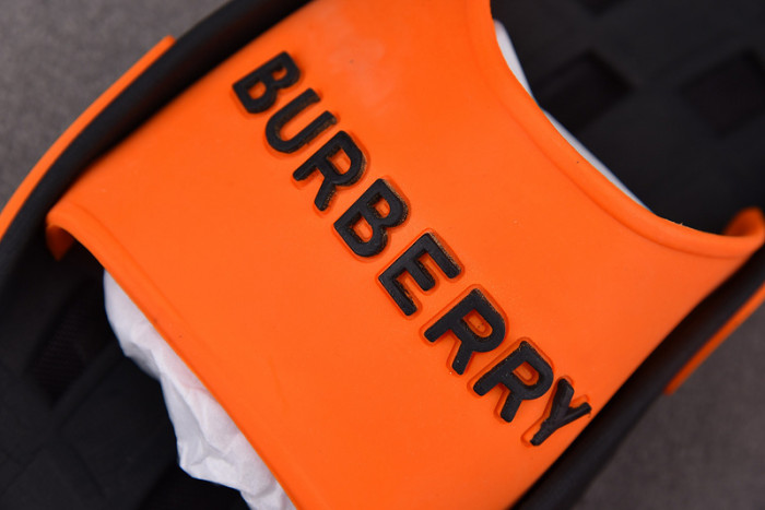 bur_berry slippers
