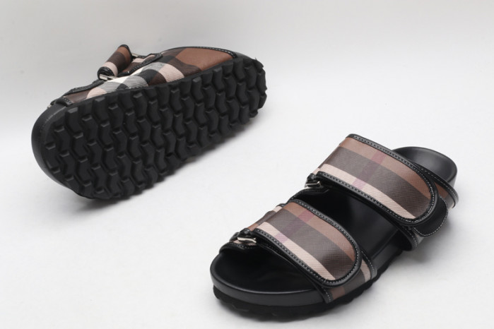 bur_berry slippers
