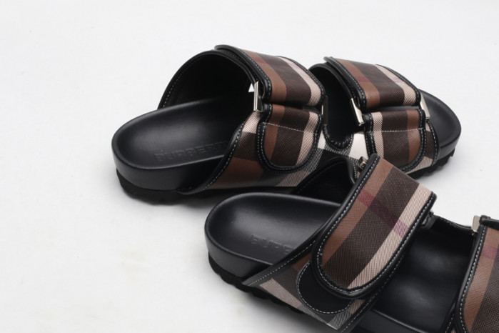 bur_berry slippers