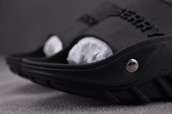 bur_berry slippers