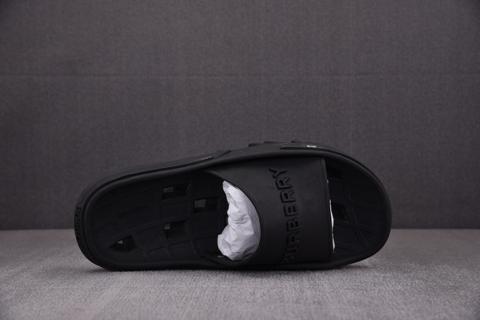bur_berry slippers