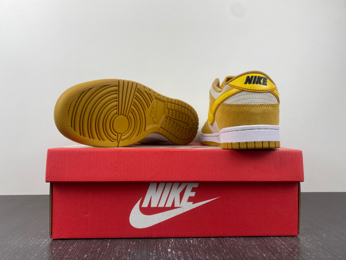 nike dunk low gold suede dv7411-200